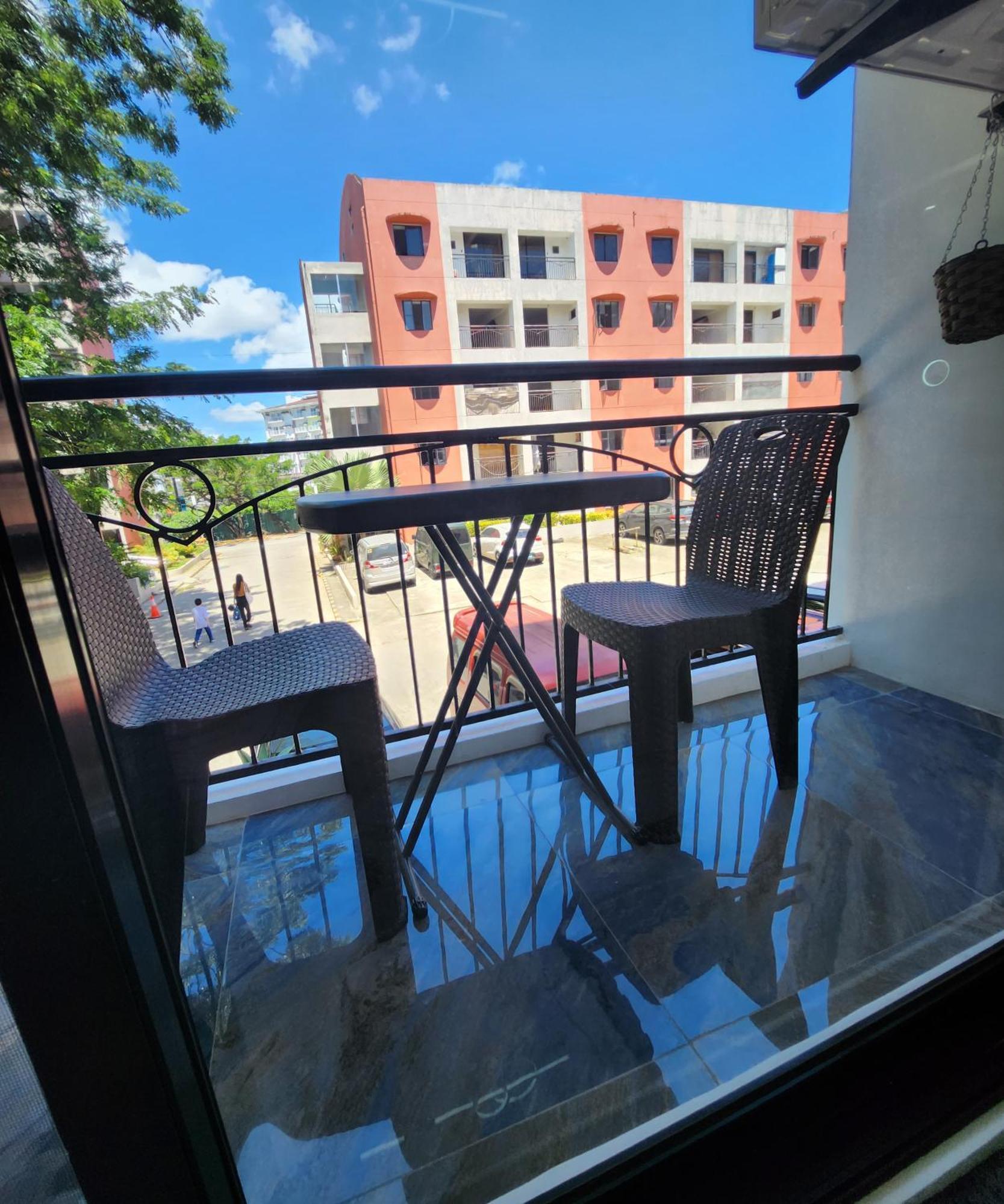Condo Azur Suites B207 Near Airport, Netflix, Stylish, Cozy With Swimming Pool Lapu-Lapu City Buitenkant foto